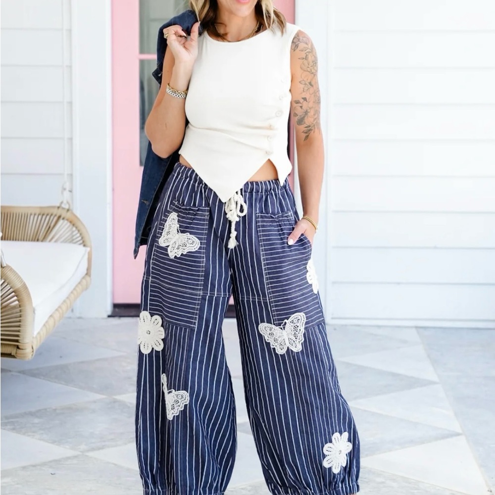 DAVI & DANI Navy Striped Wide-Leg Pants with Embroidered Patches NWT